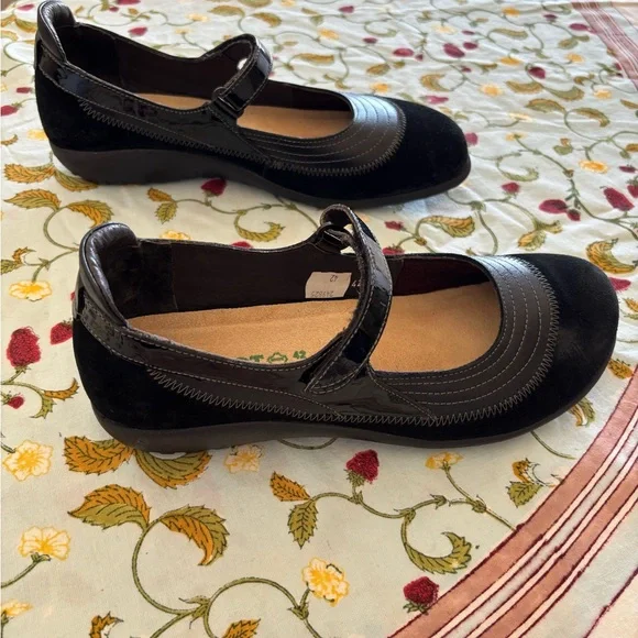 Naot Kirei Black Mary Jane Flats - Picture 4 of 8